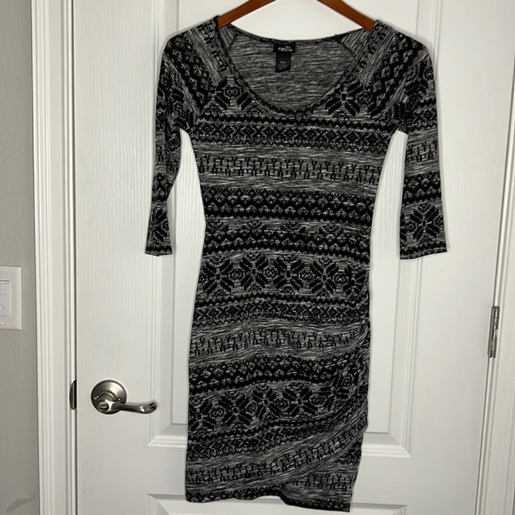 Rue21 Midi Dress black and gray design rouged side small - Picture 1 of 5